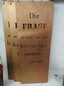 Die Frage ist nicht was man betrachtet sondern was man sieht.